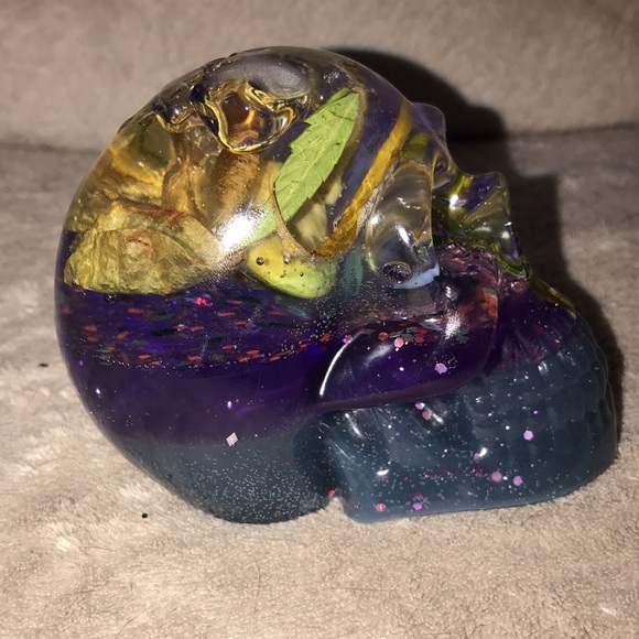 Skull ๐ epoxy resin creation New - Picture 4 of 7